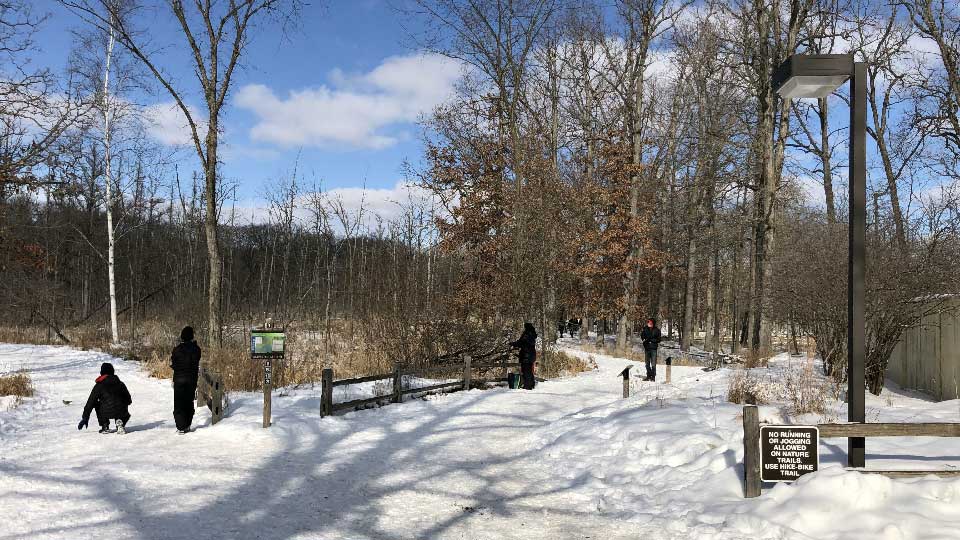 2月のケンジントン公園、珍しく青空